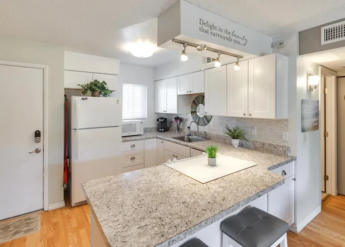 Holiday home Walk To Lake, Dining & Shops: Havasu Lake Havasu City