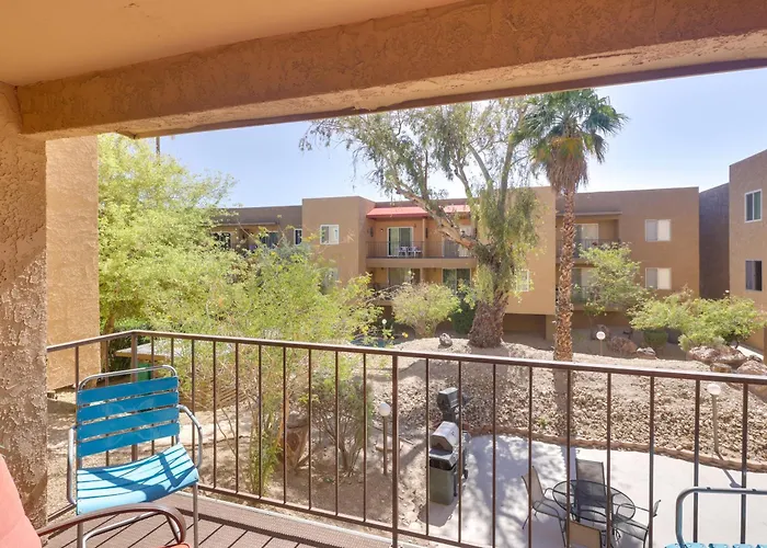 Walk To Lake, Dining & Shops: Havasu Holiday home