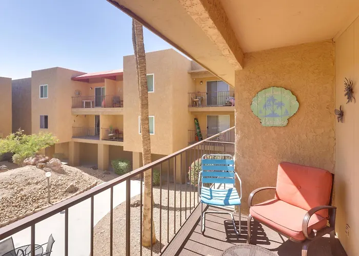 Walk To Lake, Dining & Shops: Havasu Holiday home